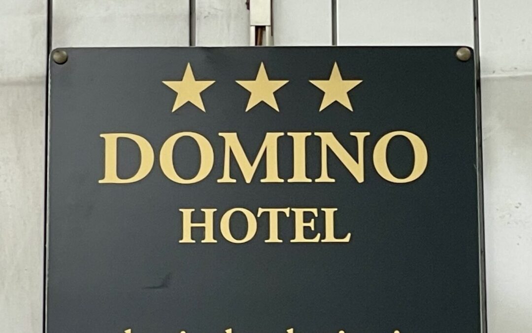 Domino Hotel (⭐️⭐️⭐️)