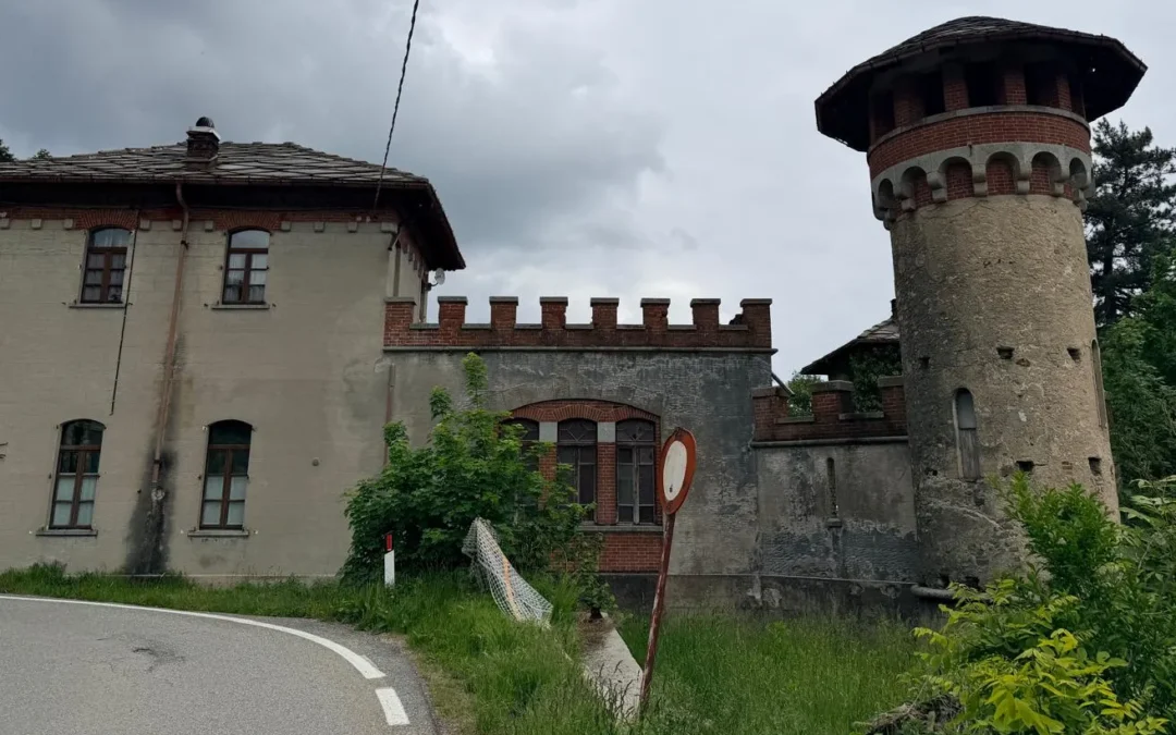 Croce Serra Castle